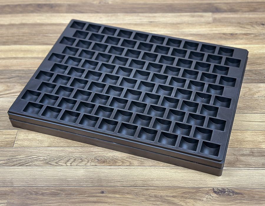 zwart stapelbaar sorteerbord voor 1.000 jetons van 29mm doorsnee
